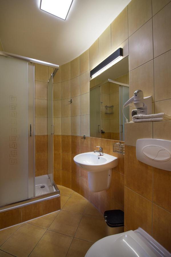 Hotel Ros Pisz Luaran gambar