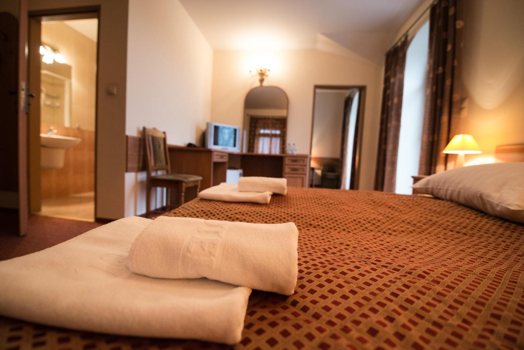 Hotel Ros Pisz Luaran gambar