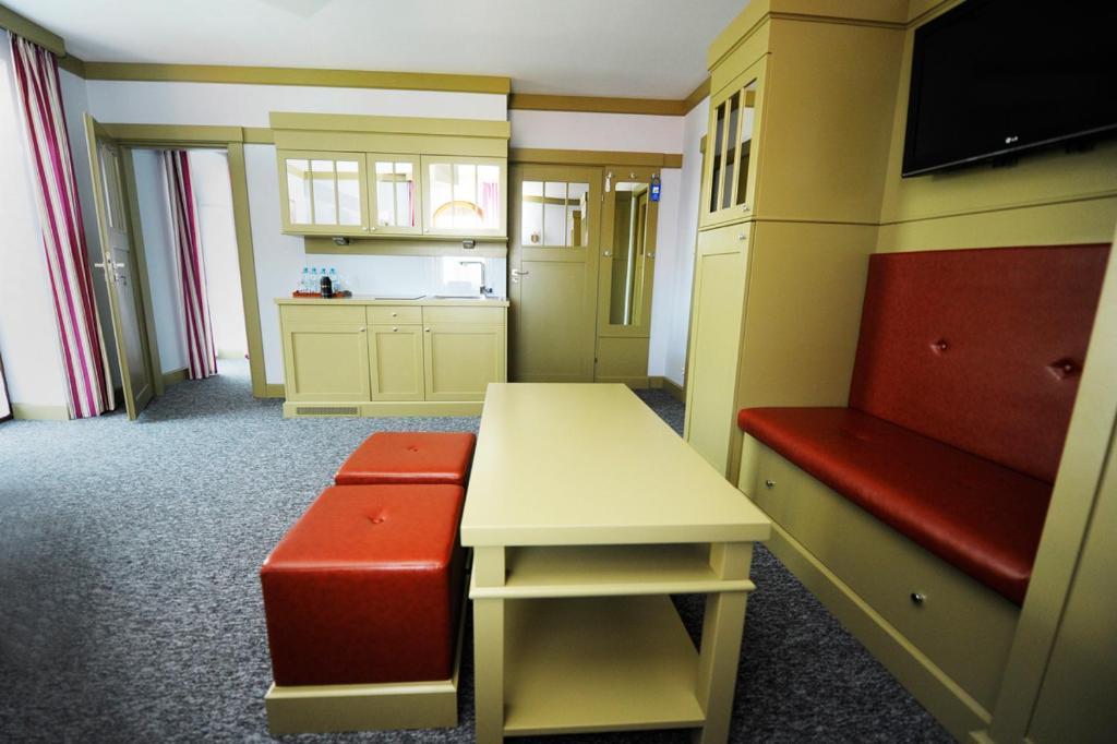 Hotel Ros Pisz Bilik gambar